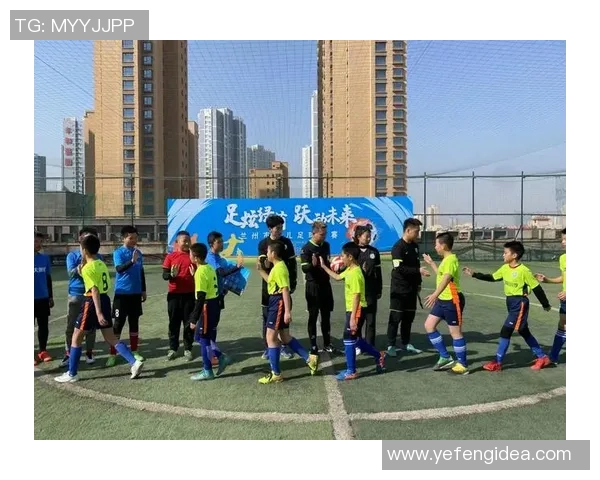 球星击掌足球:技术、团队与激情的完美碰撞展现球场上的荣耀与梦想 球星击掌足球:技术、团队与激情的完美碰撞展现球场上的荣耀与梦想